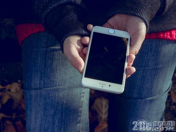 這價格感受下！網(wǎng)友曬16年前手機報價單 雷軍：好貴